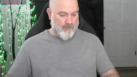 Snapshot of xjohnniex77 chatting on 02-17-26, 03:40 MrSlowBurn77 online show from 02-17-26, 03:40