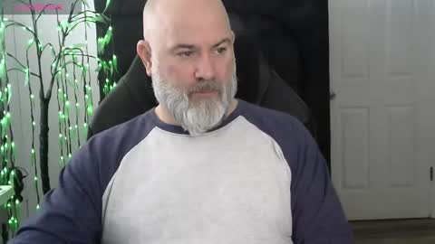 Snapshot of xjohnniex77 chatting on 02-25-26, 02:37 MrSlowBurn77 online show from 02-25-26, 02:37