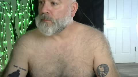 Snapshot of xjohnniex77 chatting on 04-04-26, 02:10 MrSlowBurn77 online show from 04-04-26, 02:10