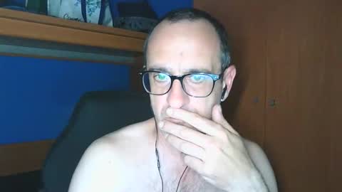 Snapshot of xjosuex69 chatting on 05-18-26, 11:32 xjosuex69 online show from 05-18-26, 11:32