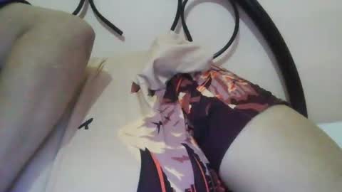 Snapshot of xjuicytits chatting on 11-24-25, 11:32 xjuicytits online show from 11-24-25, 11:32