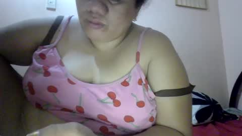 Snapshot of xjuicytits chatting on 06-08-26, 01:28 xjuicytits online show from 06-08-26, 01:28
