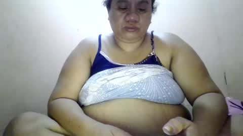 Snapshot of xjuicytits chatting on 06-15-26, 12:35 xjuicytits online show from 06-15-26, 12:35