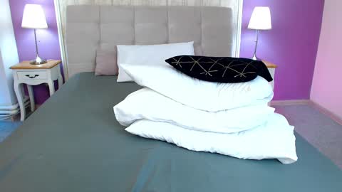 Kim online show from 03-10-25, 10:37