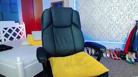 Snapshot of xkimoraxx chatting on 02-01-26, 05:00 Kim online show from 02-01-26, 05:00