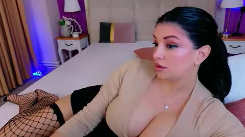 Snapshot of xkimoraxx chatting on 02-13-26, 12:06 Kim online show from 02-13-26, 12:06