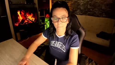 Lara online show from 03-10-25, 10:02