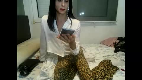 Snapshot of xlecram chatting on 01-23-25, 01:45 Wendy online show from 01-23-25, 01:45