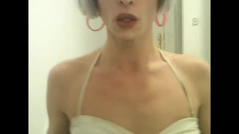 Wendy online show from 12-15-25, 05:28