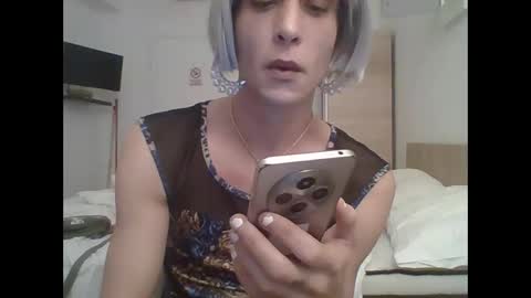 Snapshot of xlecram chatting on 02-06-26, 10:18 Wendy online show from 02-06-26, 10:18