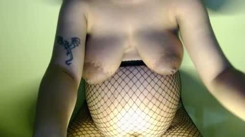 Snapshot of xlilly_ chatting on 07-08-26, 02:10 Lilly online show from 07-08-26, 02:10