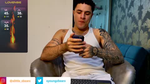Snapshot of xlittle_xbearx chatting on 01-28-25, 02:53 Kev online show from 01-28-25, 02:53