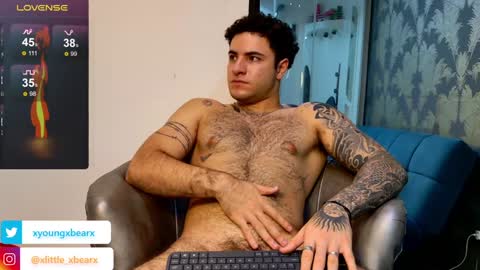 Snapshot of xlittle_xbearx chatting on 02-06-25, 11:32 Kev online show from 02-06-25, 11:32