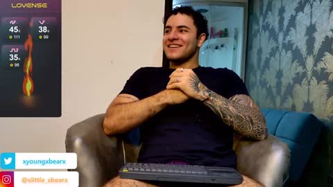 Snapshot of xlittle_xbearx chatting on 02-07-25, 07:29 Kev online show from 02-07-25, 07:29