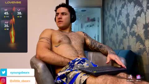 Snapshot of xlittle_xbearx chatting on 03-10-25, 07:07 Kev online show from 03-10-25, 07:07