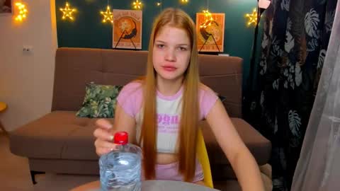 Snapshot of xloe_queen chatting on 12-11-24, 11:51 Chloe online show from 12-11-24, 11:51