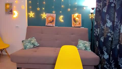 Snapshot of xloe_queen chatting on 12-21-24, 11:55 Chloe online show from 12-21-24, 11:55