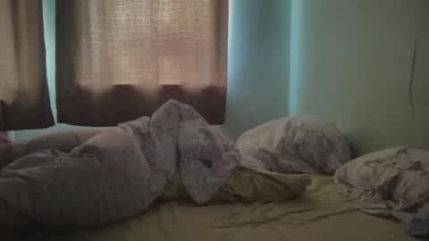 Luna online show from 09-16-25, 04:46