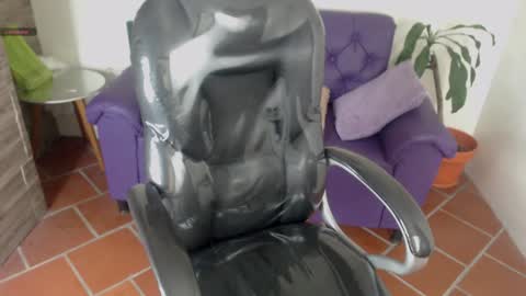 Snapshot of xlunna chatting on 12-05-24, 04:34 lunna online show from 12-05-24, 04:34