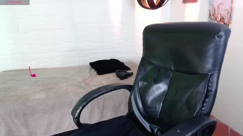 Snapshot of xlunna chatting on 01-06-25, 07:45 lunna online show from 01-06-25, 07:45