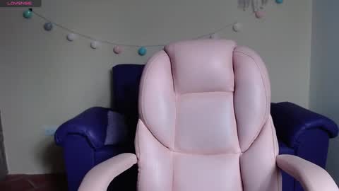 Snapshot of xlunna chatting on 01-26-25, 11:29 lunna online show from 01-26-25, 11:29