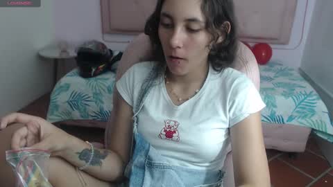 Snapshot of xlunna chatting on 02-14-25, 08:37 lunna online show from 02-14-25, 08:37