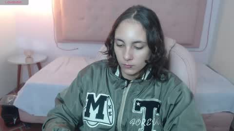 Snapshot of xlunna chatting on 03-09-25, 12:20 lunna online show from 03-09-25, 12:20