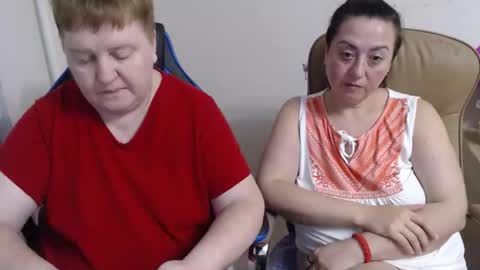 Snapshot of xmollyjanex chatting on 11-15-25, 08:38 XMollyJaneX online show from 11-15-25, 08:38