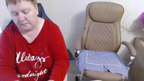 Snapshot of xmollyjanex chatting on 11-16-25, 11:05 XMollyJaneX online show from 11-16-25, 11:05