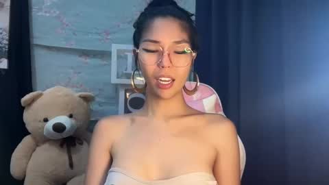 Snapshot of xmonica_cummerx chatting on 10-04-25, 08:45 Sweet Monica online show from 10-04-25, 08:45