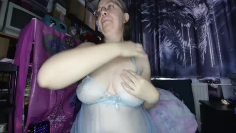 xnicetitsx online show from 10-24-25, 07:05