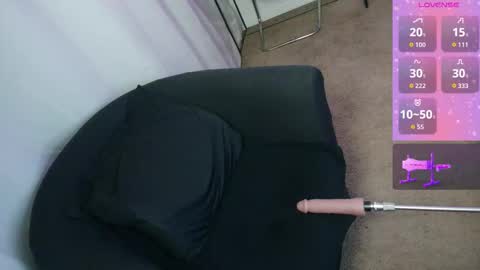 Snapshot of xo_kate chatting on 10-28-25, 01:42 Kate online show from 10-28-25, 01:42