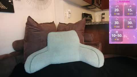 Snapshot of xo_kate chatting on 12-16-25, 01:32 Kate online show from 12-16-25, 01:32