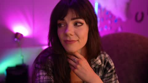 Bella Bondai online show from 12-19-24, 03:07