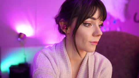 Bella Bondai online show from 12-21-24, 06:09