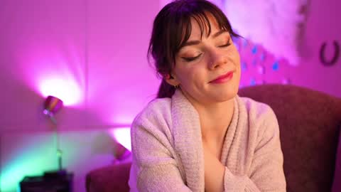 Bella Bondai online show from 12-21-24, 12:16