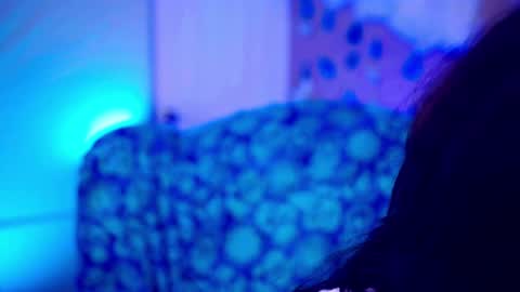 Bella Bondai online show from 09-17-25, 10:39