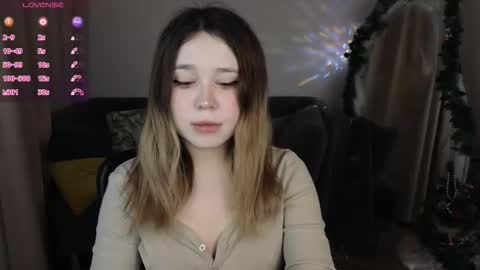 Snapshot of xohanna chatting on 12-21-25, 06:42 Milana online show from 12-21-25, 06:42