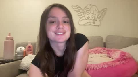 Snapshot of xoxo_roseee chatting on 05-27-26, 03:36 xoxo rosee online show from 05-27-26, 03:36