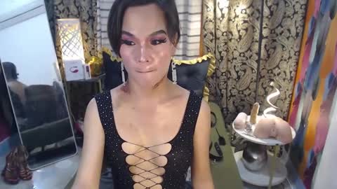 Snapshot of xqueenyasiandomcumx chatting on 01-17-25, 12:53 address me as QUEEN NINA A Little Bit of ANGELIC FACE with a Wild Demonic Side online show from 01-17-25, 12:53