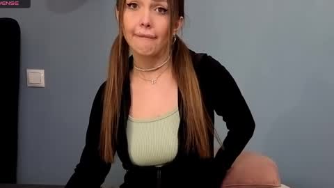 AnnaMaee online show from 02-10-25, 11:23