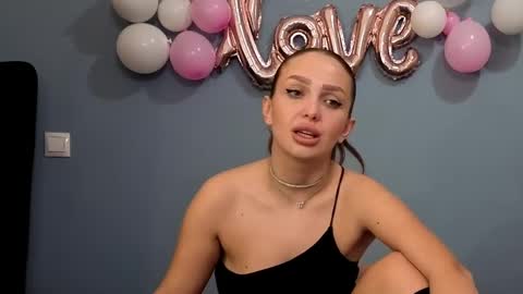 AnnaMaee online show from 02-14-25, 08:37