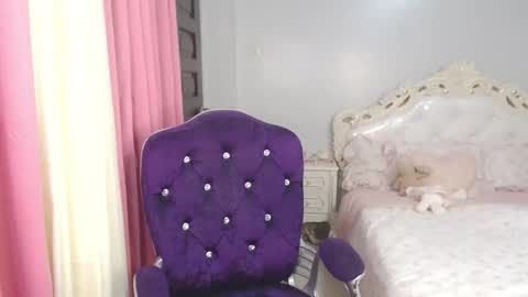 Snapshot of xsexyninedollx chatting on 05-21-26, 12:28 Cleo de nile online show from 05-21-26, 12:28
