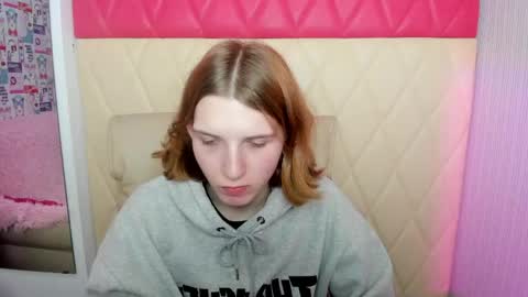 Sophie online show from 04-21-26, 02:15