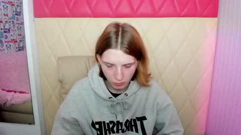 Sophie online show from 04-21-26, 02:51