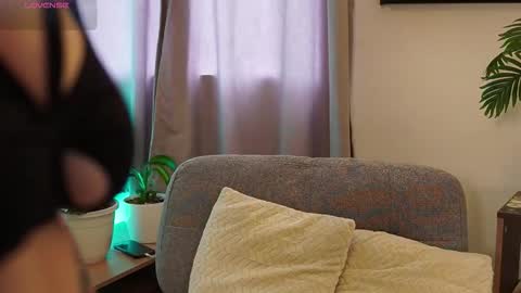 Snapshot of xspacebluex chatting on 02-09-26, 07:29 Blue online show from 02-09-26, 07:29