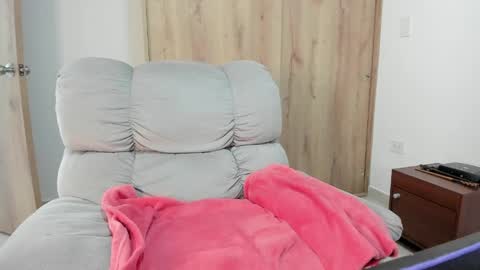 Snapshot of xspecialroomx chatting on 05-27-26, 08:06 Hellen Sofia instagram hellen5546 online show from 05-27-26, 08:06