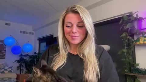 xstellabeex online show from 01-10-25, 10:46