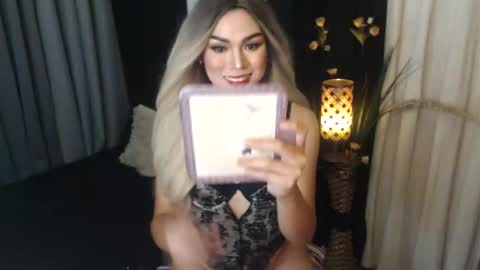 Snapshot of xsundaesweetx chatting on 09-19-25, 08:42 Sundae online show from 09-19-25, 08:42