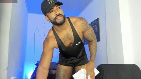 Snapshot of xtipp3r chatting on 10-23-25, 01:43 Stipp3r online show from 10-23-25, 01:43